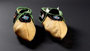 2021 Native American Heritage Month – Pucker Toe Moccasins